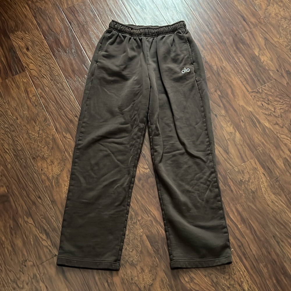 Alo yoga straight leg sweatpants